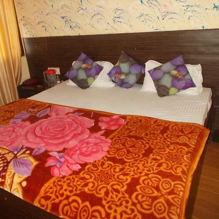 Hotel Brite Star 무소리에 외부 사진