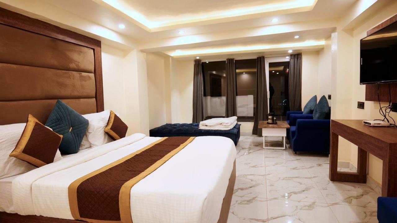 Hotel Brite Star 무소리에 외부 사진