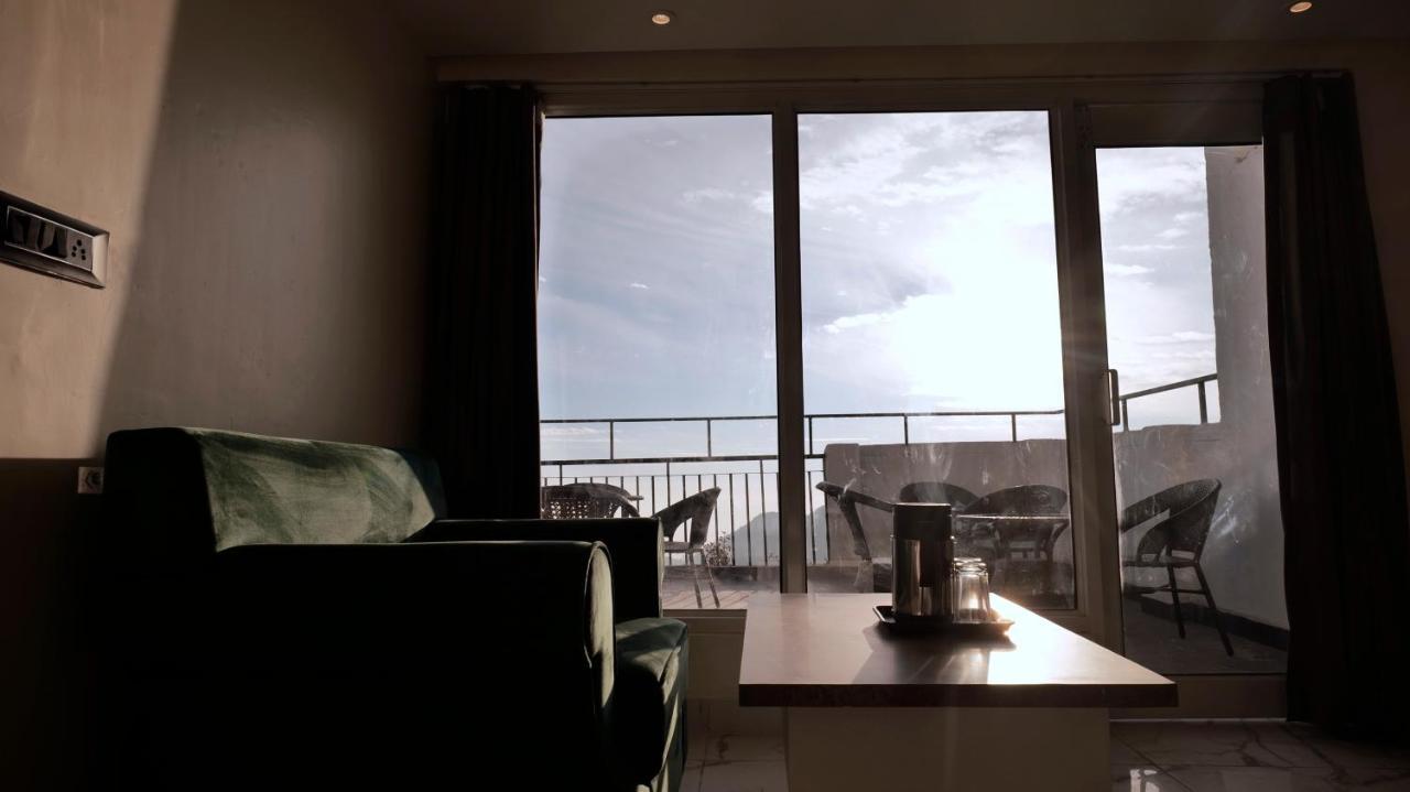 Hotel Brite Star 무소리에 외부 사진