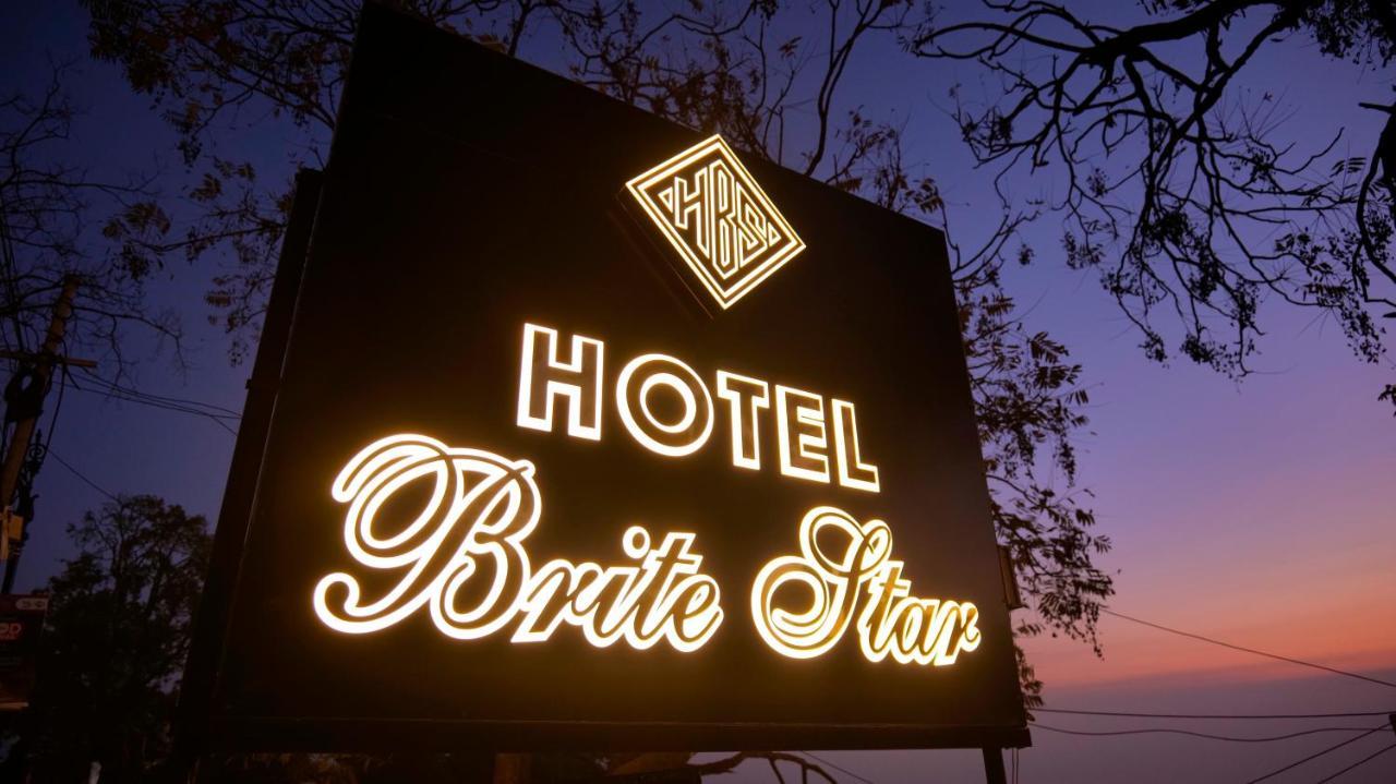 Hotel Brite Star 무소리에 외부 사진