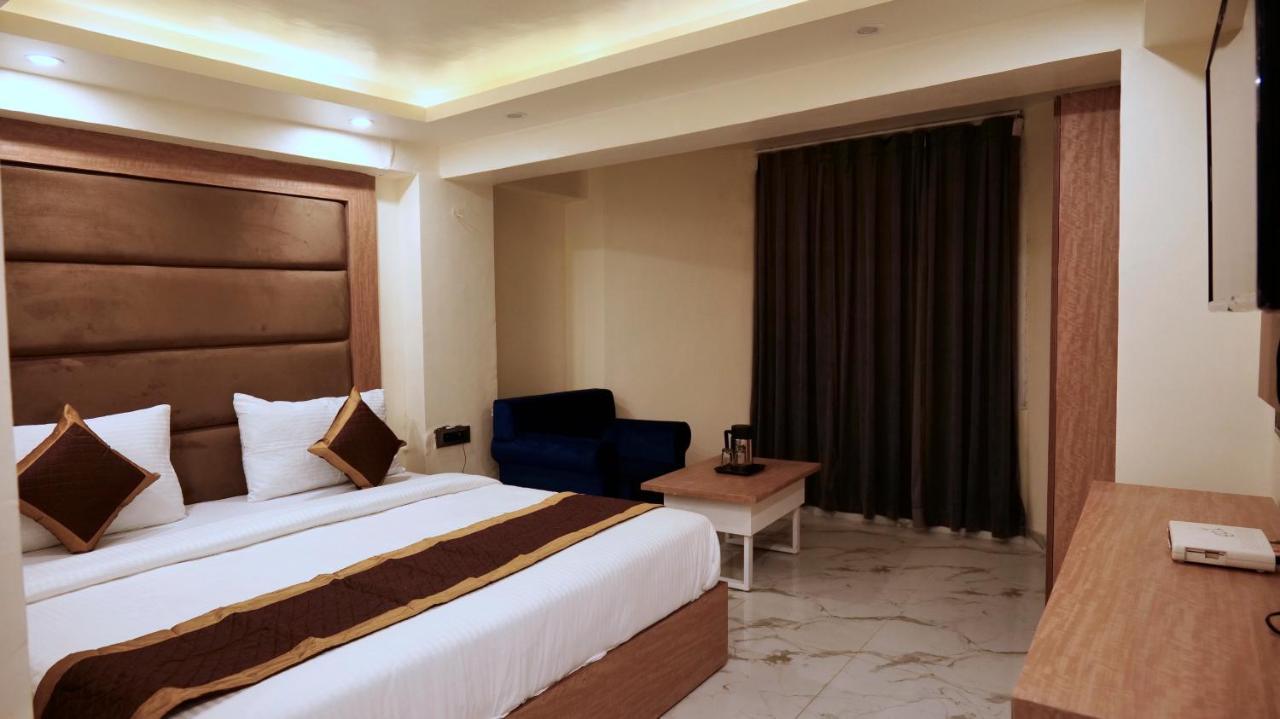 Hotel Brite Star 무소리에 외부 사진