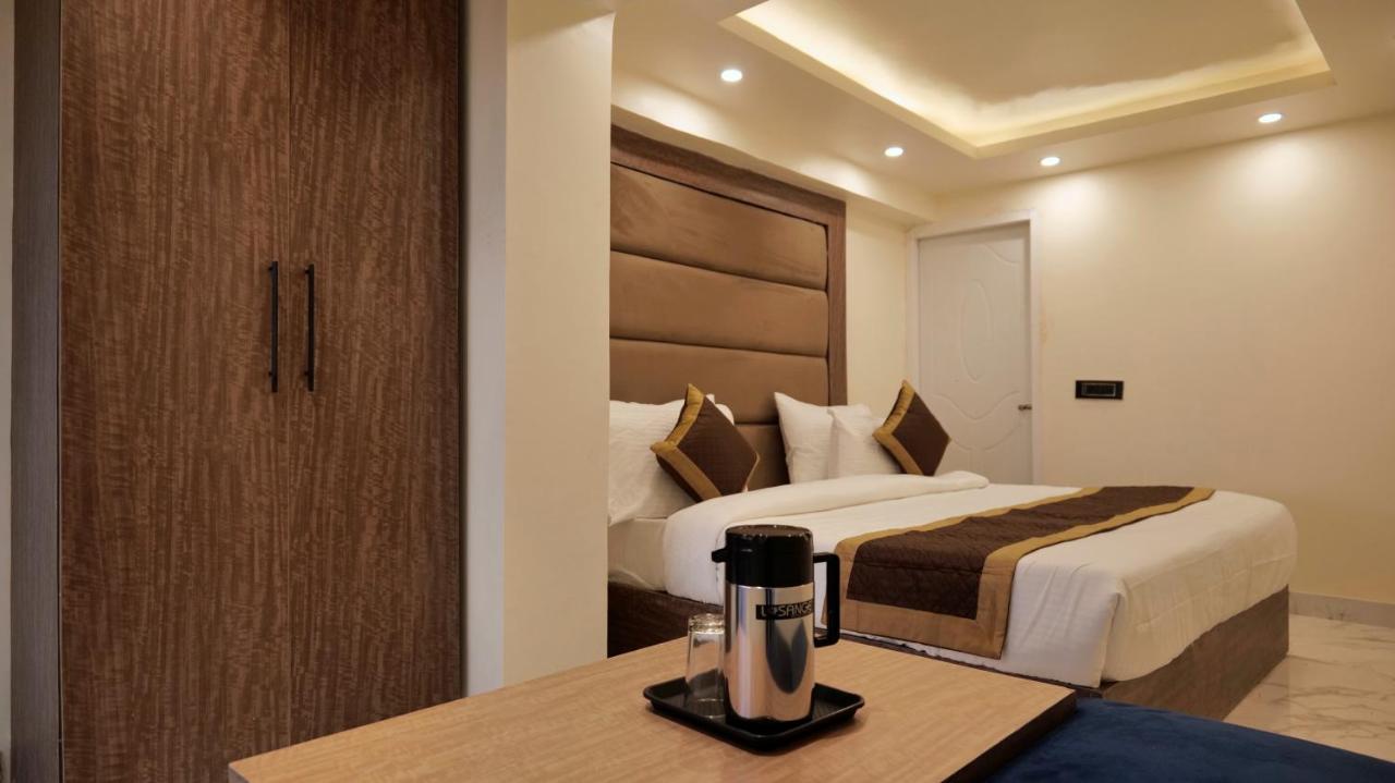 Hotel Brite Star 무소리에 외부 사진