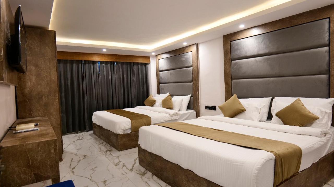 Hotel Brite Star 무소리에 외부 사진