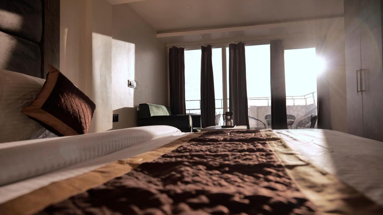 Hotel Brite Star 무소리에 외부 사진