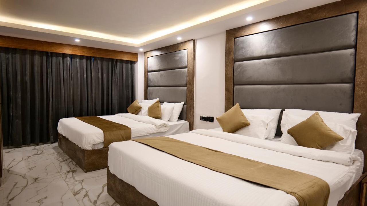 Hotel Brite Star 무소리에 외부 사진