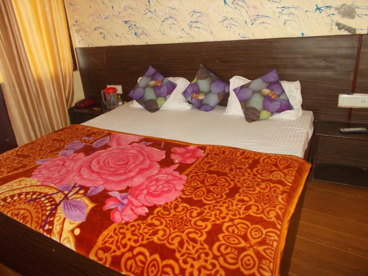 Hotel Brite Star 무소리에 외부 사진